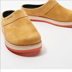 Merrell Suede Slip-On Clog Juno in Gold EUC